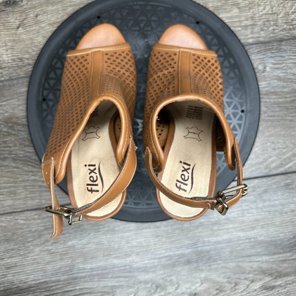 Flexi Heels Womens size 6.5 Tan Block Heel - Picture 5 of 8